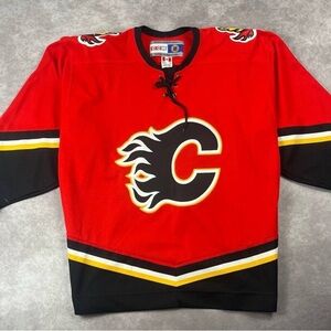 [227] VTG Calgary Flames Home RED NHL Jersey CCM Blasty shoulder patch XL Size